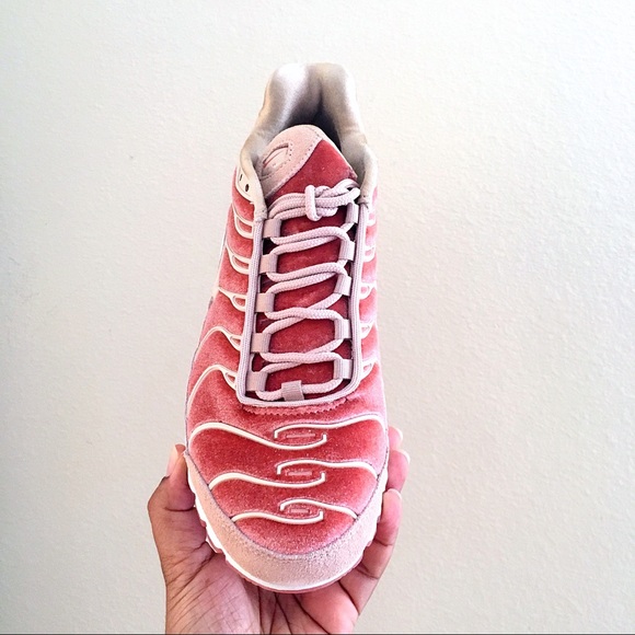 Nike Air Max Plus LX Dusty Peach - Picture 4 of 8